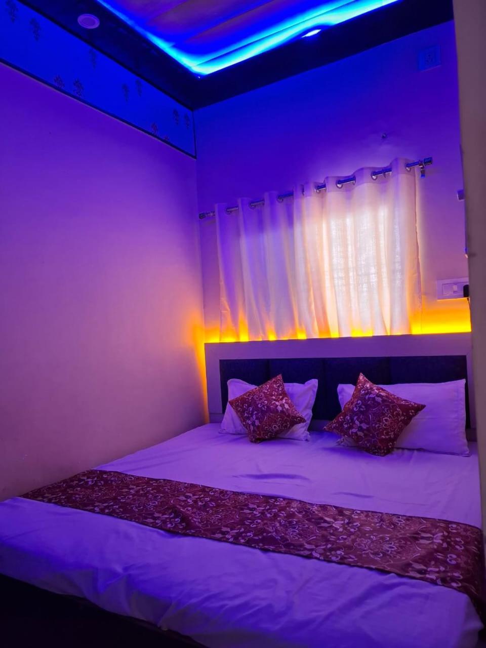Hotel Sgh Subhadra Guest House Ayodhya Exterior photo